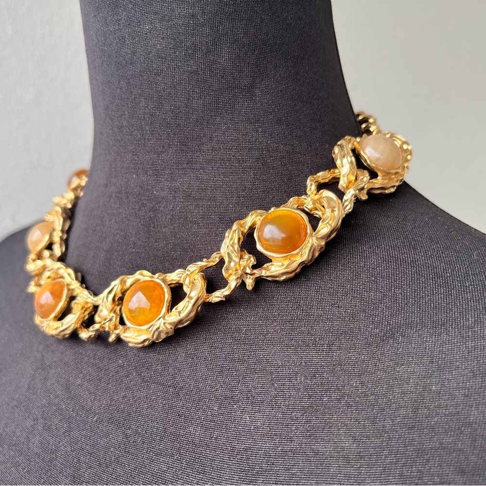Textured Chain Statement Necklace - Picture 4 of 16